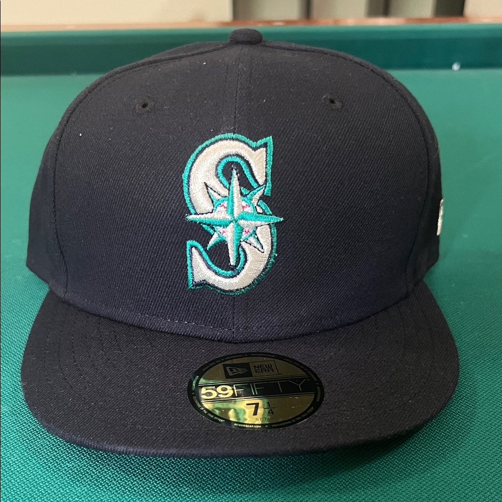 New Era Navy Seattle Mariners Fitted Cap with Teal & White Logo